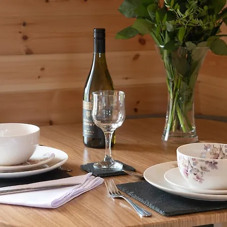 Waenfechan Glamping With Hot Tubs Colwyn Bay Extérieur photo