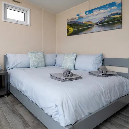 Waenfechan Glamping With Hot Tubs Colwyn Bay Extérieur photo