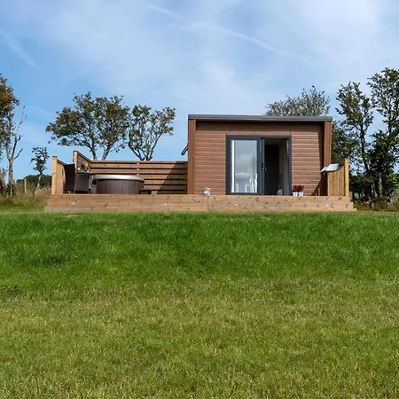 Waenfechan Glamping With Hot Tubs Colwyn Bay Extérieur photo