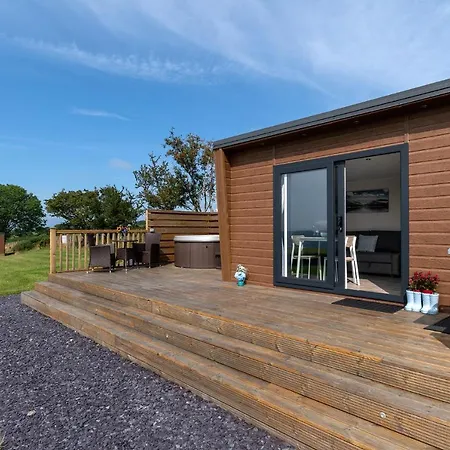 Waenfechan Glamping With Hot Tubs Colwyn Bay Extérieur photo