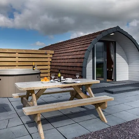 Waenfechan Glamping With Hot Tubs Colwyn Bay Extérieur photo