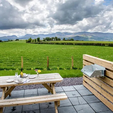 Waenfechan Glamping With Hot Tubs Colwyn Bay Extérieur photo