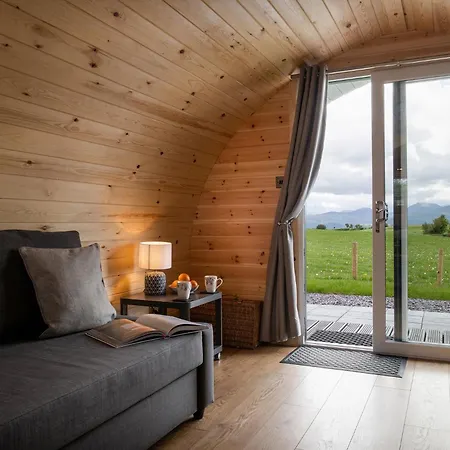 Waenfechan Glamping With Hot Tubs Colwyn Bay Extérieur photo