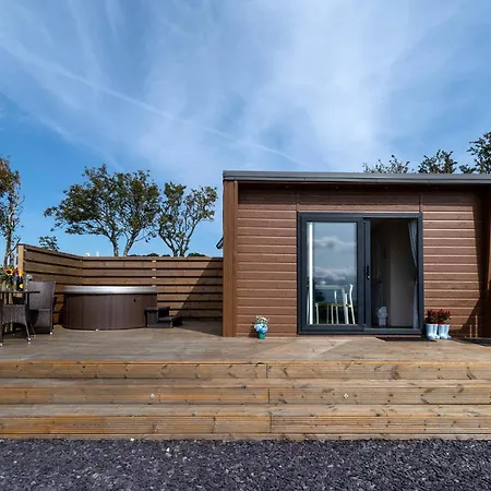 Waenfechan Glamping With Hot Tubs Colwyn Bay Extérieur photo