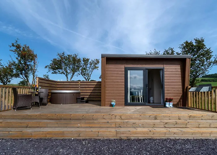 Waenfechan Glamping With Hot Tubs
