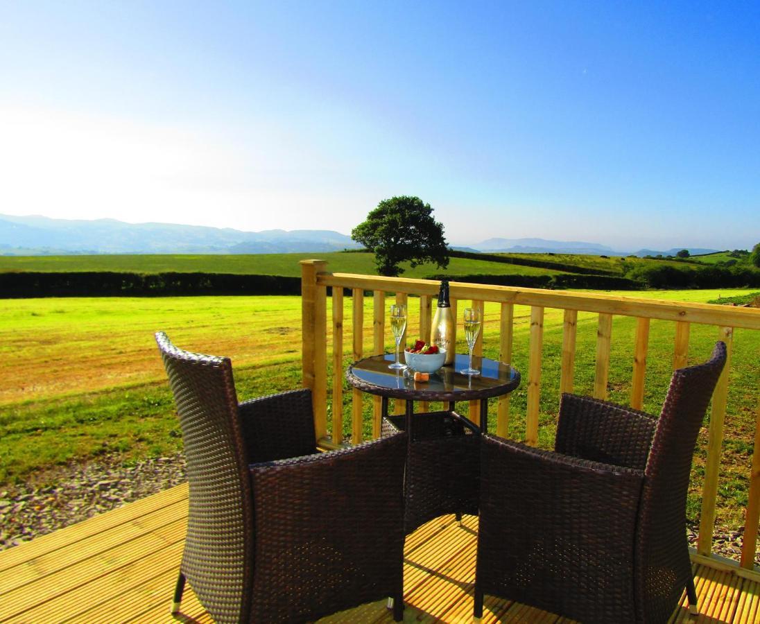 Waenfechan Glamping With Hot Tubs Lodge *