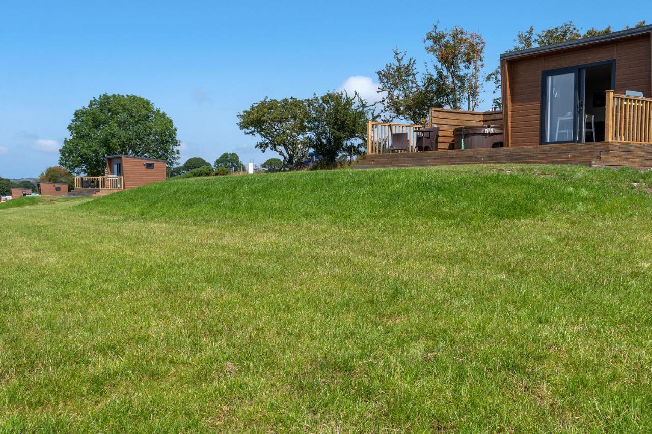 Waenfechan Glamping With Hot Tubs Lodge Colwyn Bay