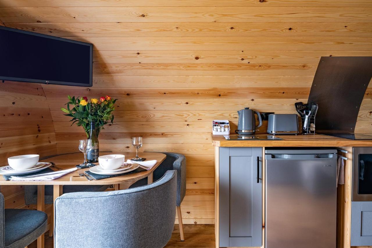 Waenfechan Glamping With Hot Tubs Lodge Colwyn Bay