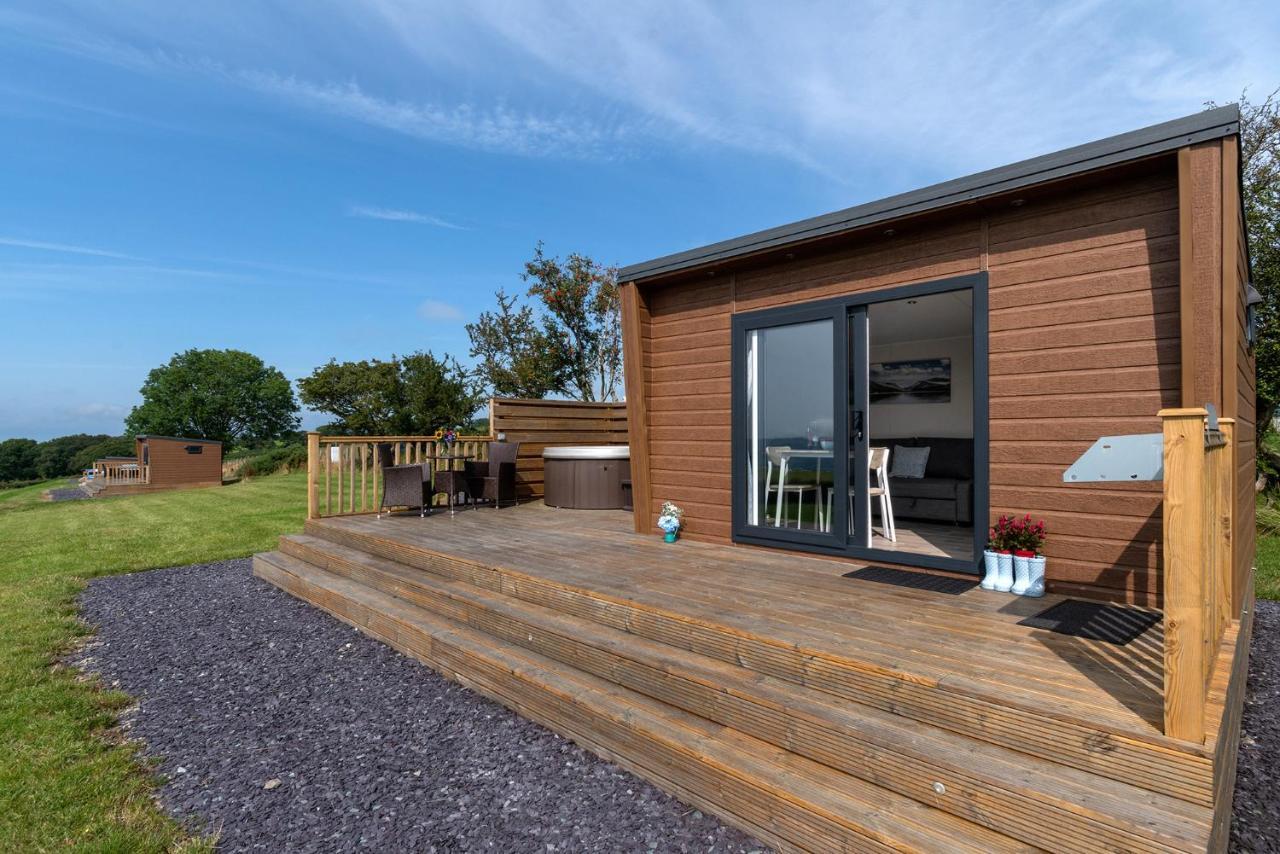 Waenfechan Glamping With Hot Tubs Lodge Colwyn Bay