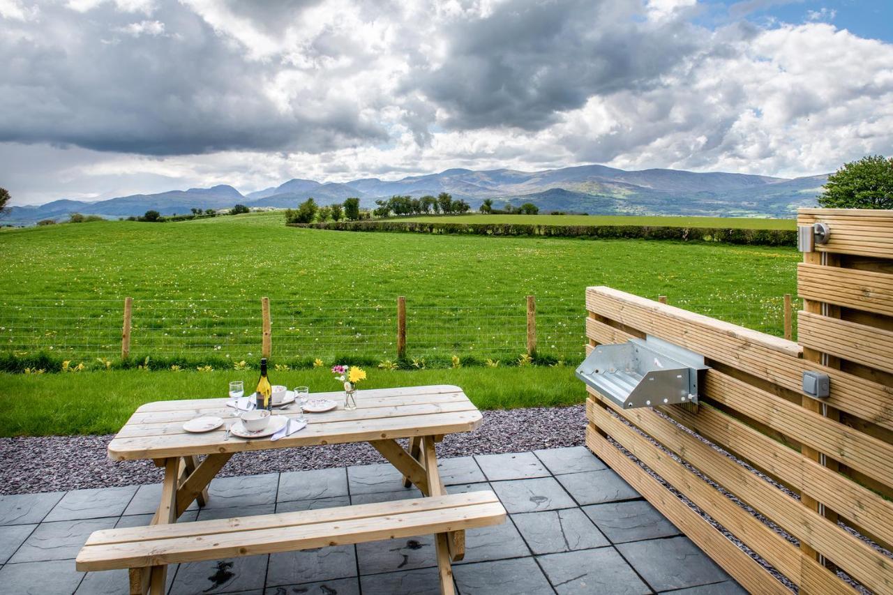 Lodge Waenfechan Glamping With Hot Tubs Colwyn Bay