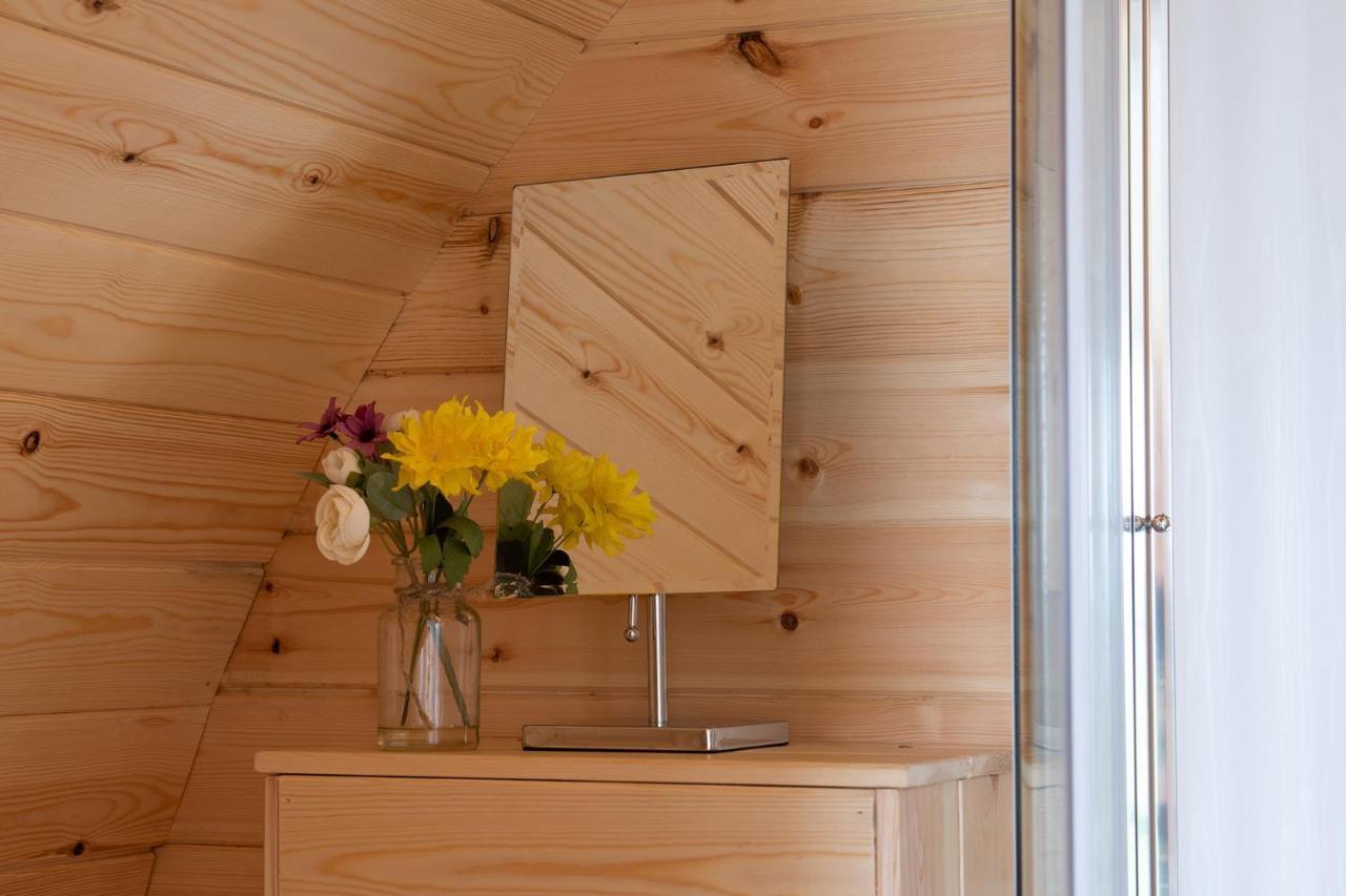 Waenfechan Glamping With Hot Tubs * Colwyn Bay