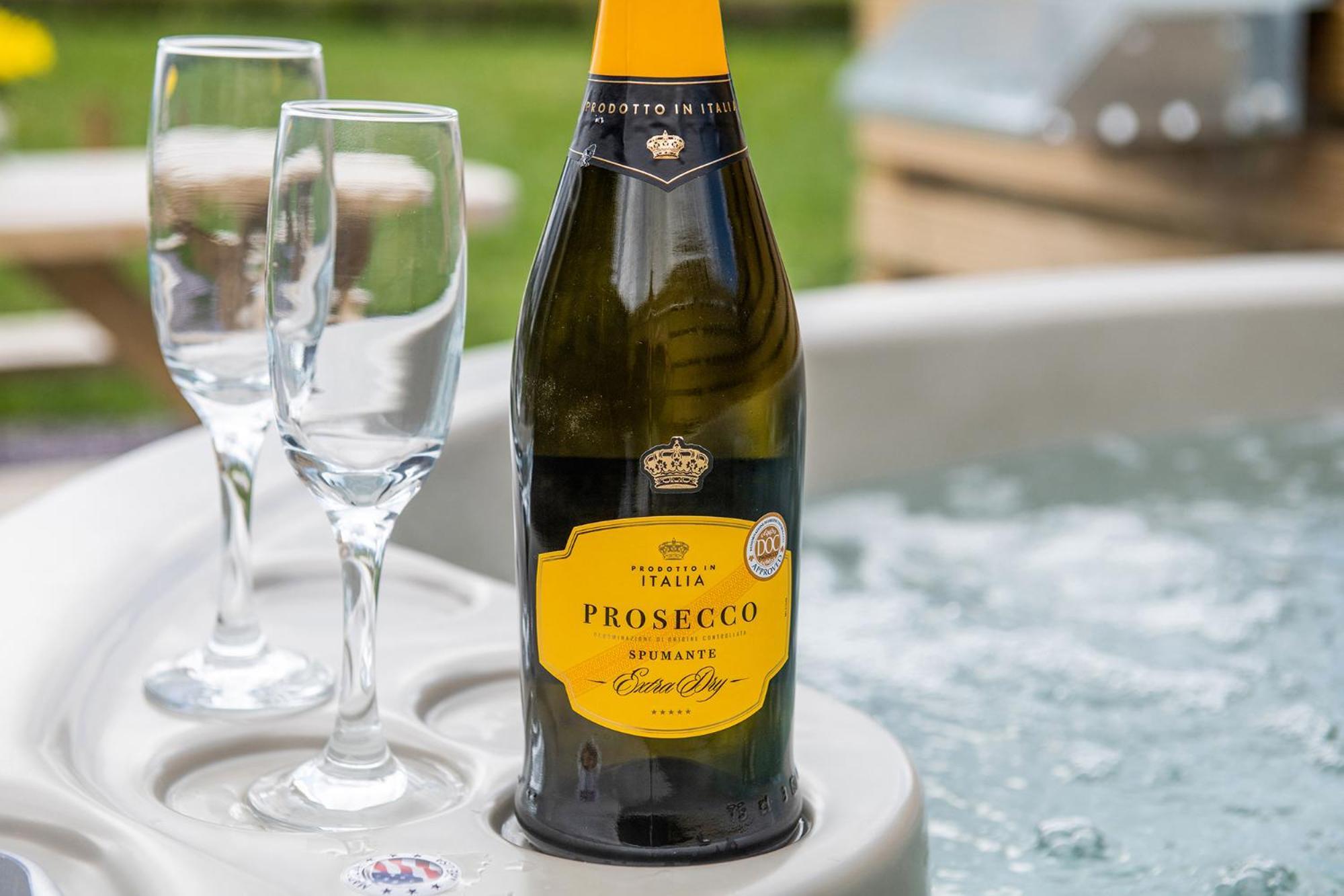 Waenfechan Glamping With Hot Tubs Colwyn Bay