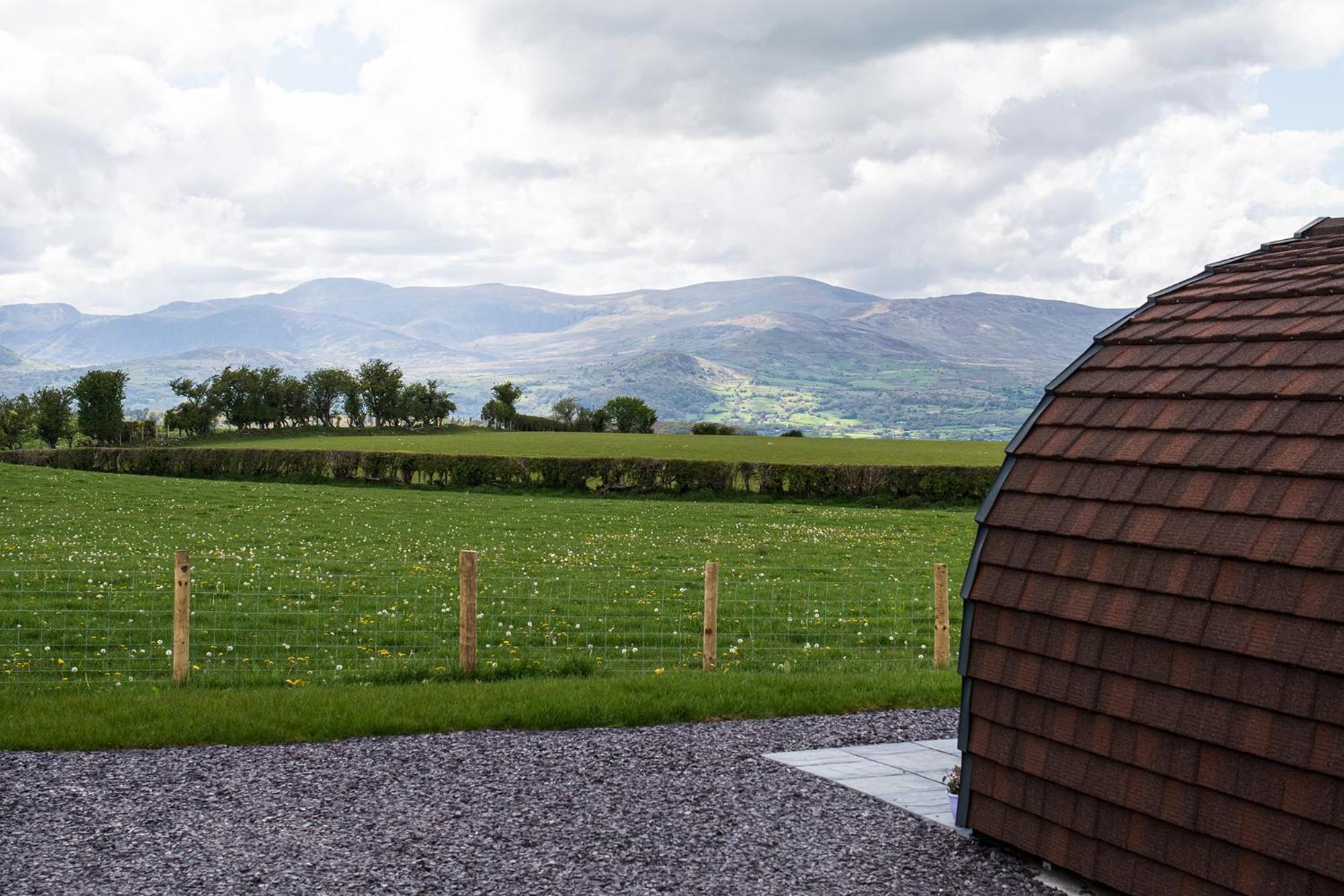 Waenfechan Glamping With Hot Tubs Lodge *