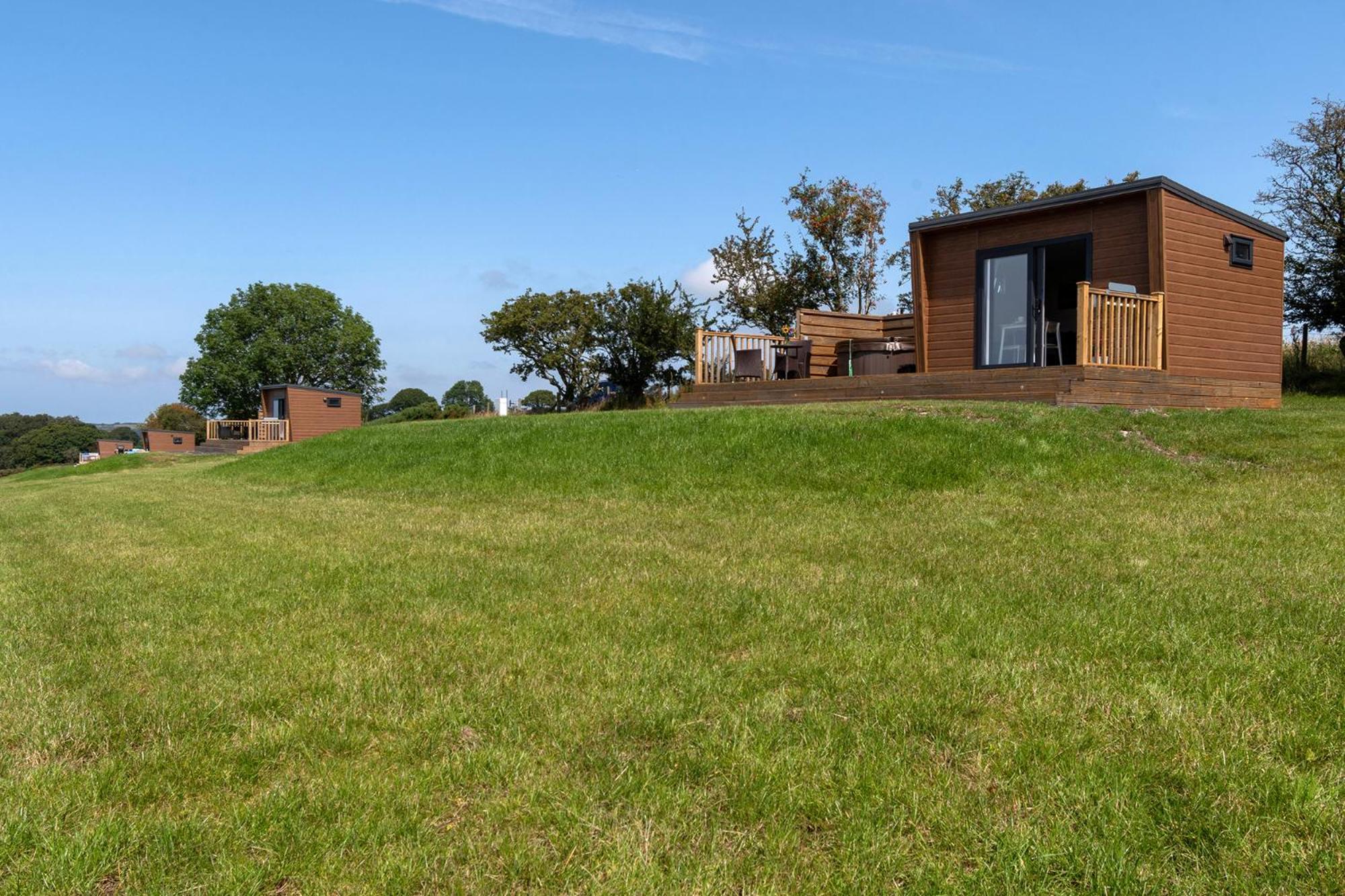 Waenfechan Glamping With Hot Tubs Lodge
